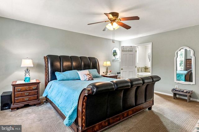 105 DEERFIELD AVE, Marlton, NJ 08053
