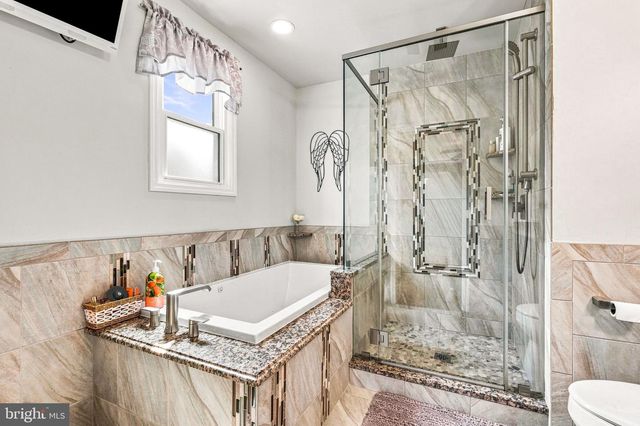 105 DEERFIELD AVE, Marlton, NJ 08053