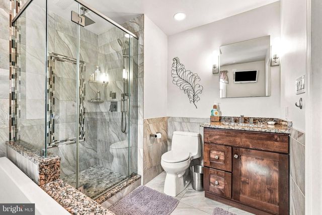 105 DEERFIELD AVE, Marlton, NJ 08053