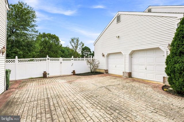 105 DEERFIELD AVE, Marlton, NJ 08053