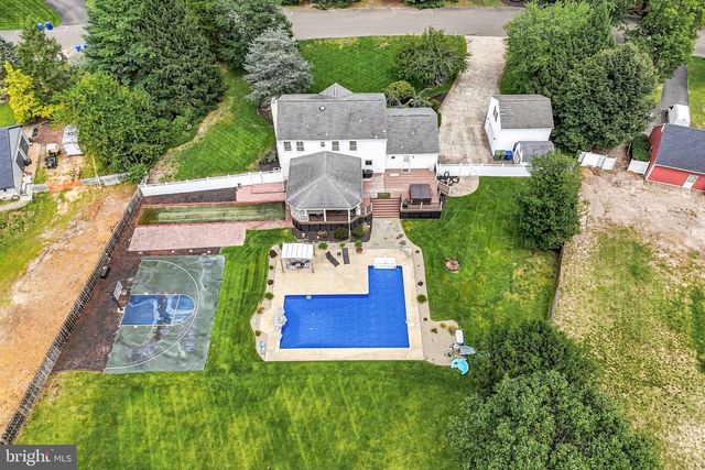 105 DEERFIELD AVE, Marlton, NJ 08053