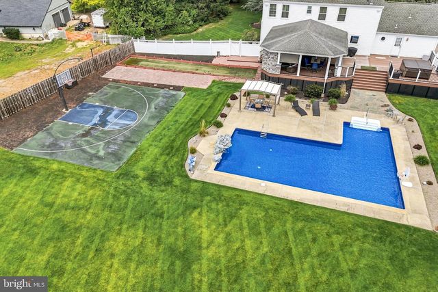 105 DEERFIELD AVE, Marlton, NJ 08053