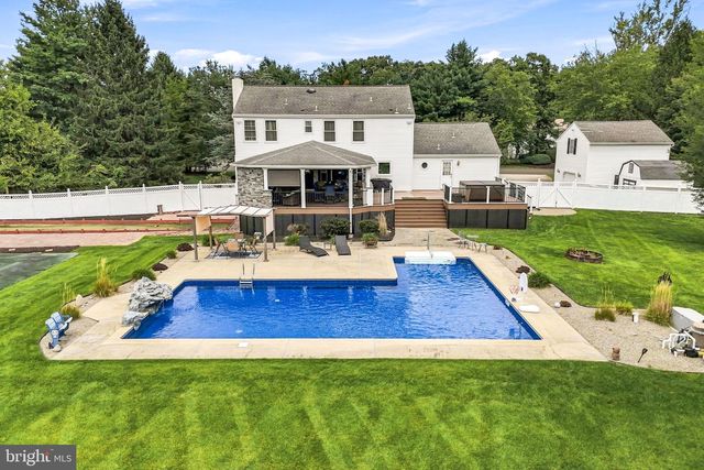 105 DEERFIELD AVE, Marlton, NJ 08053