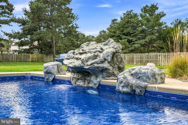 105 DEERFIELD AVE, Marlton, NJ 08053