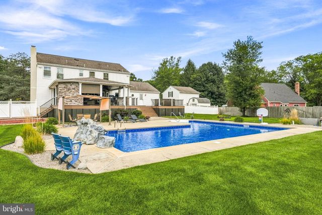 105 DEERFIELD AVE, Marlton, NJ 08053