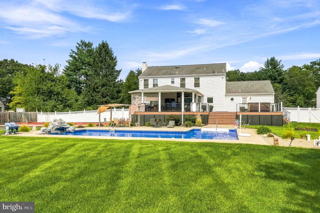 105 DEERFIELD AVE, Marlton, NJ 08053