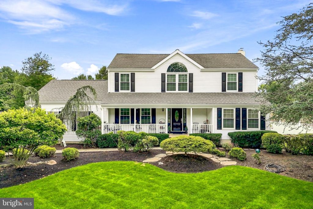 105 DEERFIELD AVE, Marlton, NJ 08053