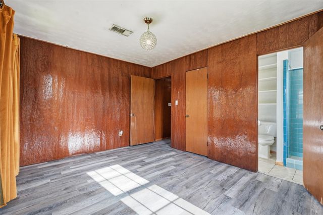 212 Jones Road, Highlands, TX 77562