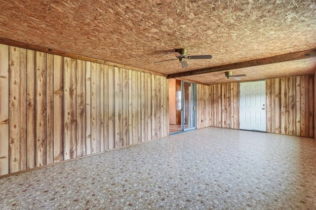 212 Jones Road, Highlands, TX 77562