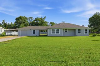 212 Jones Road, Highlands, TX 77562