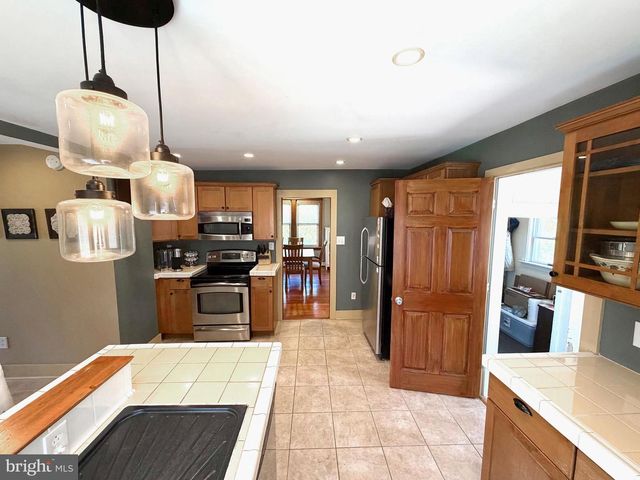 2939 N OLD BETHLEHEM PIKE, Quakertown, PA 18951