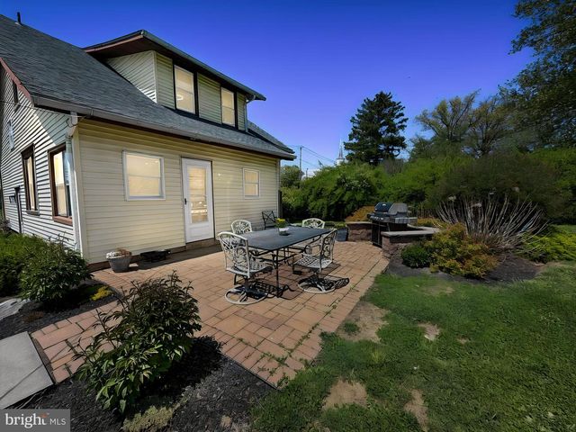 2939 N OLD BETHLEHEM PIKE, Quakertown, PA 18951