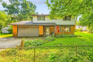 3281 Royal Boulevard, Commerce Charter Township, MI 48382