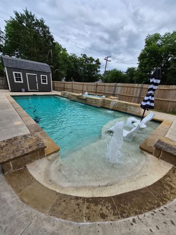 300 E University Avenue, Waxahachie, TX 75165