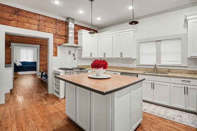 300 E University Avenue, Waxahachie, TX 75165