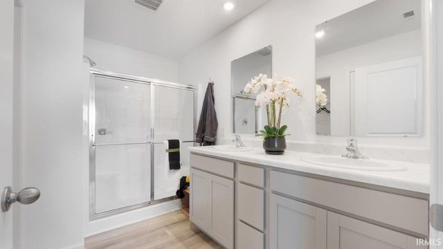 958 Miller Woods Way, New Haven, IN 46774