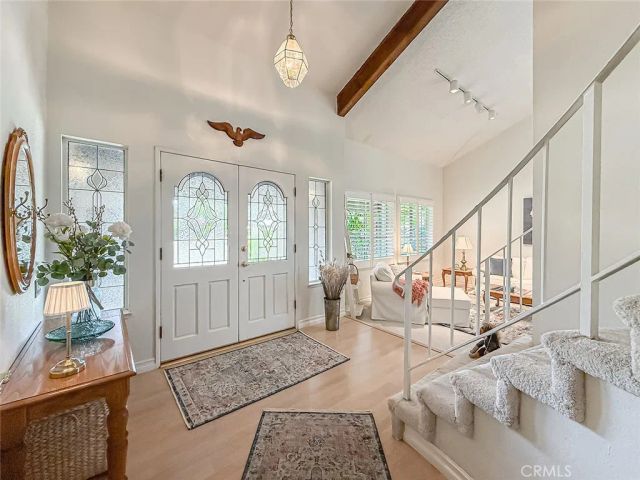 984 Oakmont Court, Simi Valley, CA 93065
