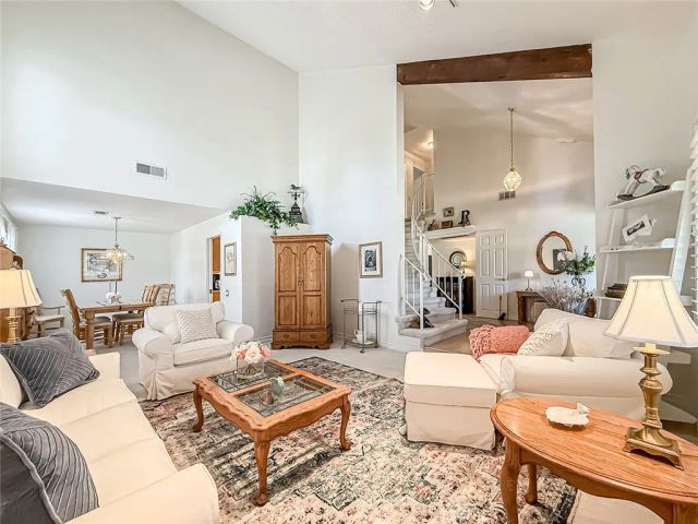 984 Oakmont Court, Simi Valley, CA 93065