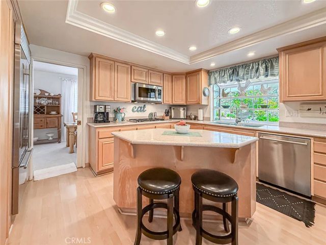 984 Oakmont Court, Simi Valley, CA 93065