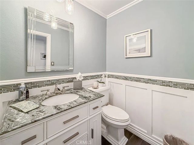984 Oakmont Court, Simi Valley, CA 93065