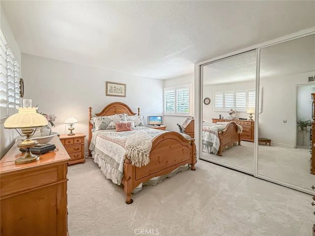 984 Oakmont Court, Simi Valley, CA 93065