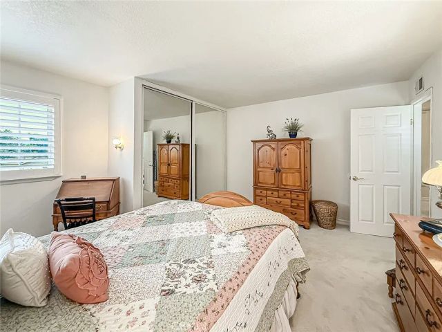 984 Oakmont Court, Simi Valley, CA 93065
