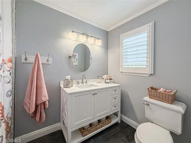 984 Oakmont Court, Simi Valley, CA 93065