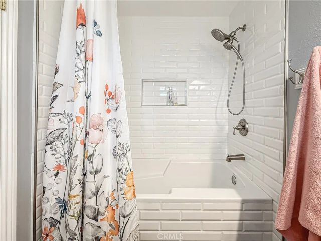 984 Oakmont Court, Simi Valley, CA 93065