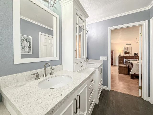 984 Oakmont Court, Simi Valley, CA 93065