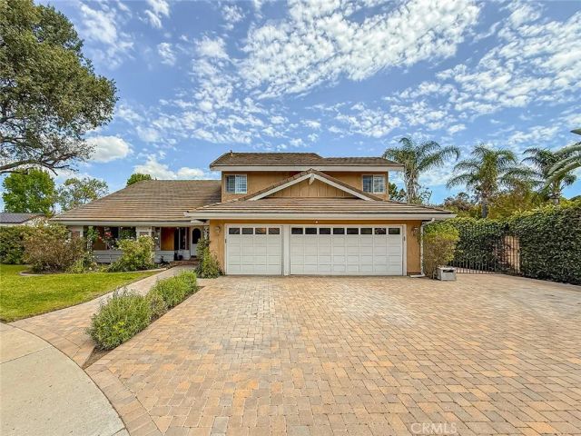 984 Oakmont Court, Simi Valley, CA 93065