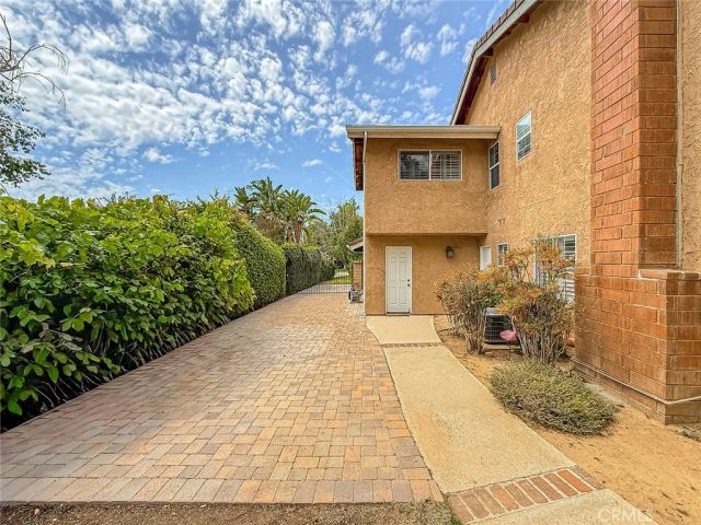 984 Oakmont Court, Simi Valley, CA 93065