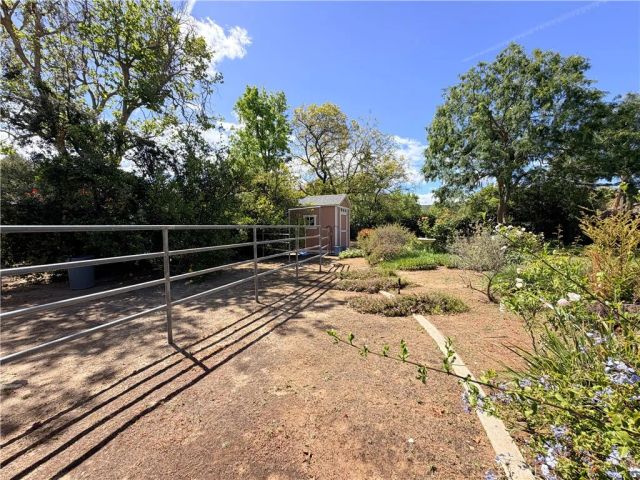 984 Oakmont Court, Simi Valley, CA 93065