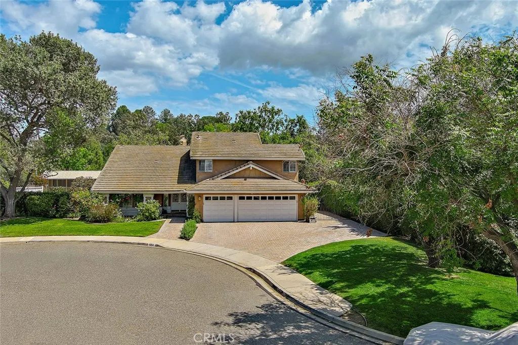 984 Oakmont Court, Simi Valley, CA 93065
