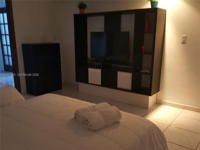 5401 Collins Ave 311, Miami Beach, FL 33140