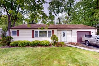 3336 N Betty Drive, Arlington Heights, IL 60004