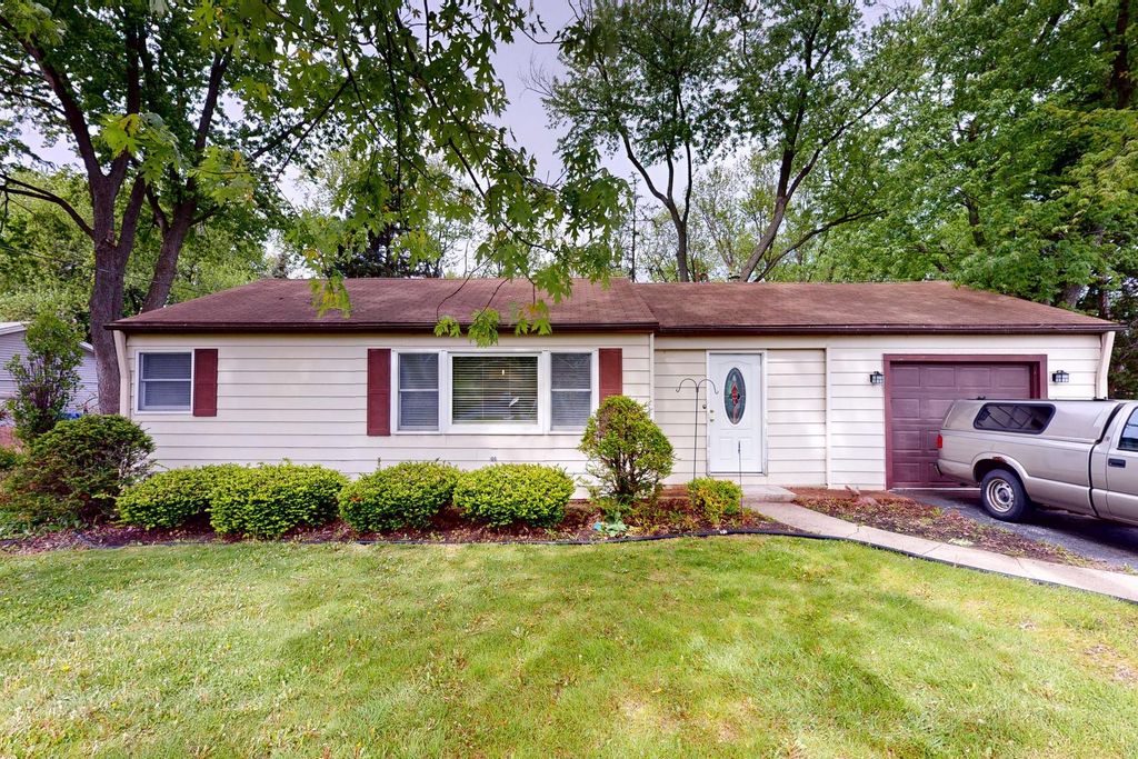 3336 N Betty Drive, Arlington Heights, IL 60004