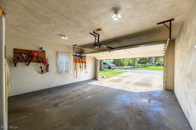 1133 Romayne Drive, Akron, OH 44313