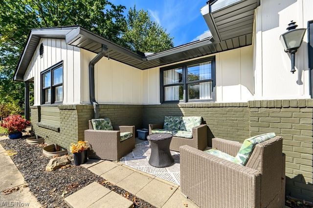 1133 Romayne Drive, Akron, OH 44313