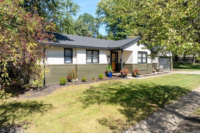1133 Romayne Drive, Akron, OH 44313