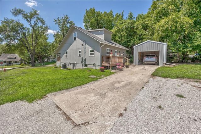 512 E Lexington Street, Richmond, MO 64085