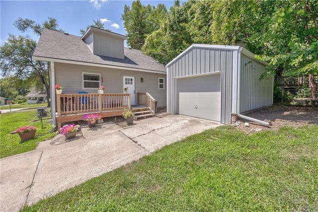 512 E Lexington Street, Richmond, MO 64085