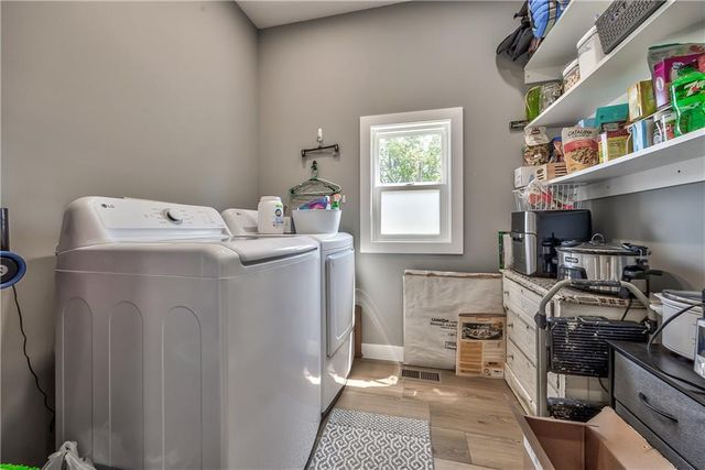 512 E Lexington Street, Richmond, MO 64085