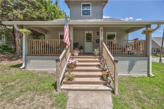 512 E Lexington Street, Richmond, MO 64085