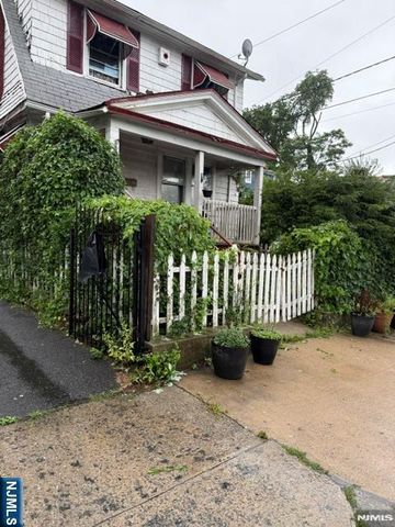 872 Lyons Avenue, Irvington, NJ 07111
