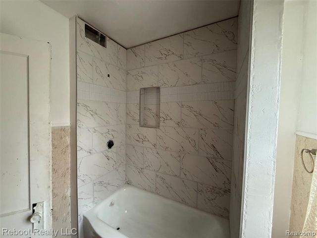 5230 Maplewood Street, Detroit, MI 48204