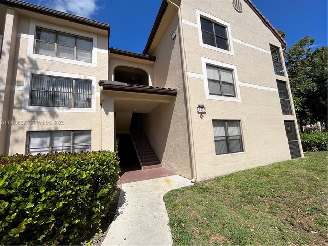 4581 W Mcnab Rd 22, Pompano Beach, FL 33069