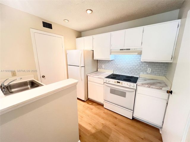 4581 W Mcnab Rd 22, Pompano Beach, FL 33069