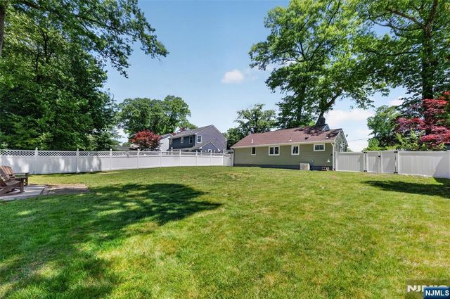 101 Sheldon Street, Wyckoff, NJ 07481