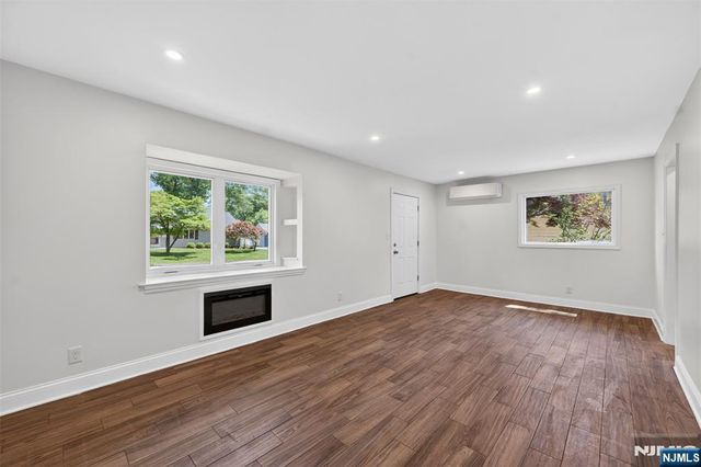 101 Sheldon Street, Wyckoff, NJ 07481