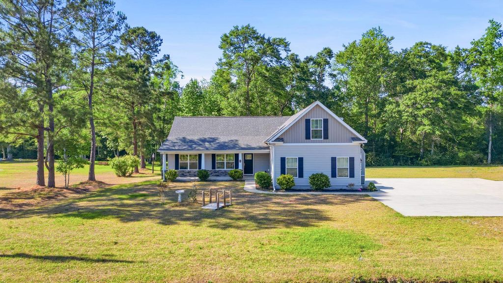 1369 Highway 915, Loris, SC 29569